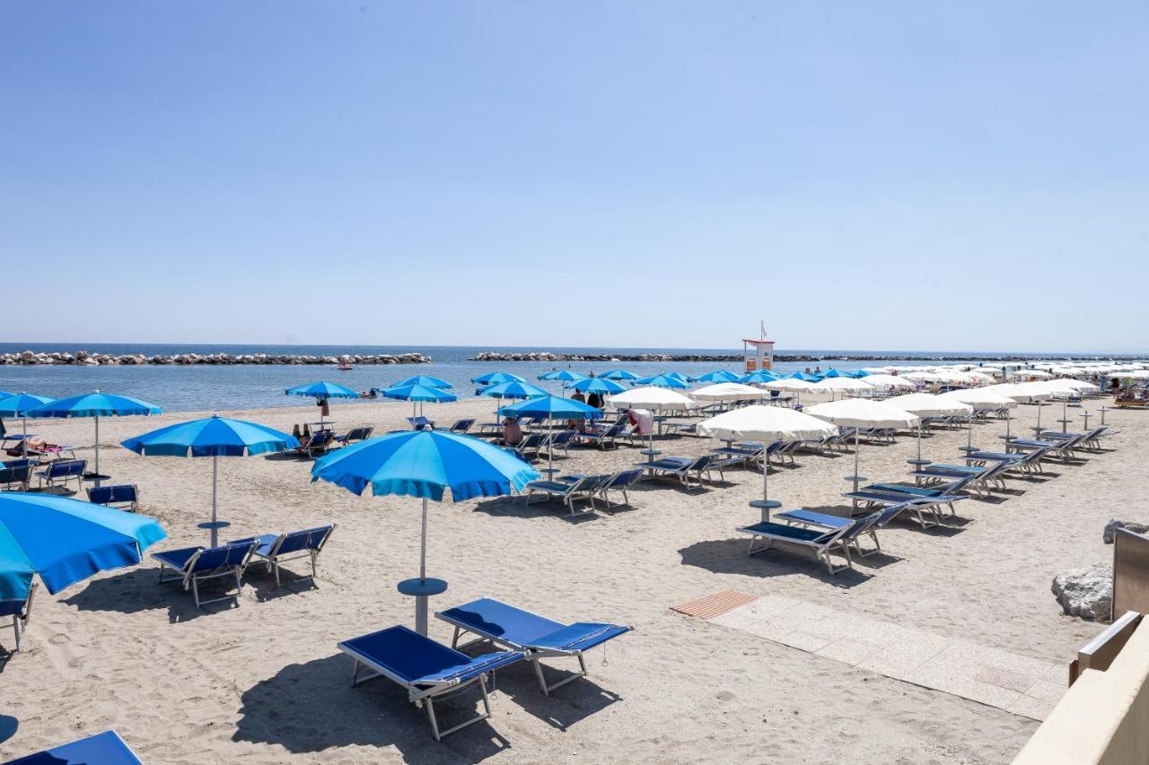 Hotel Primavera Sul Mare Лидо-ди-Савио Экстерьер фото