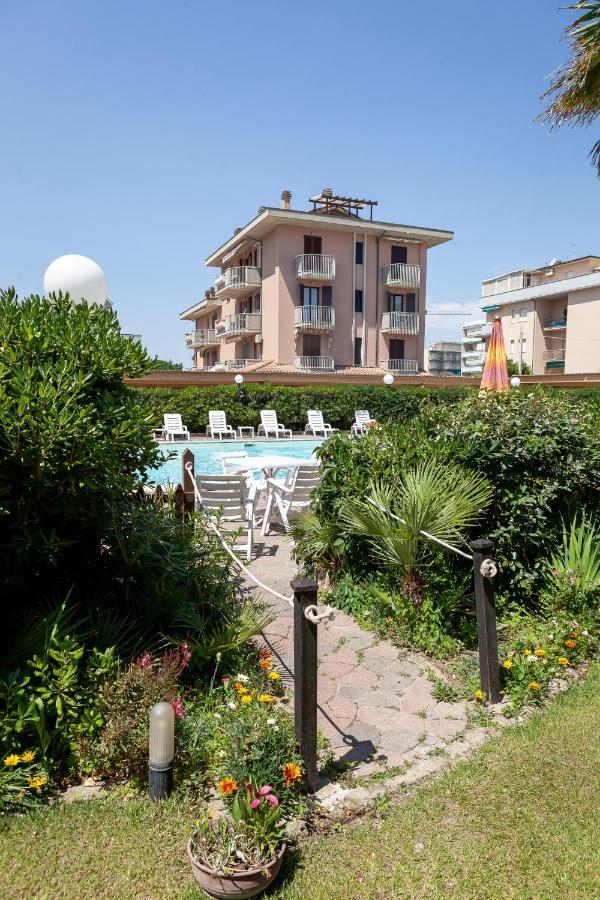 Hotel Primavera Sul Mare Лидо-ди-Савио Экстерьер фото