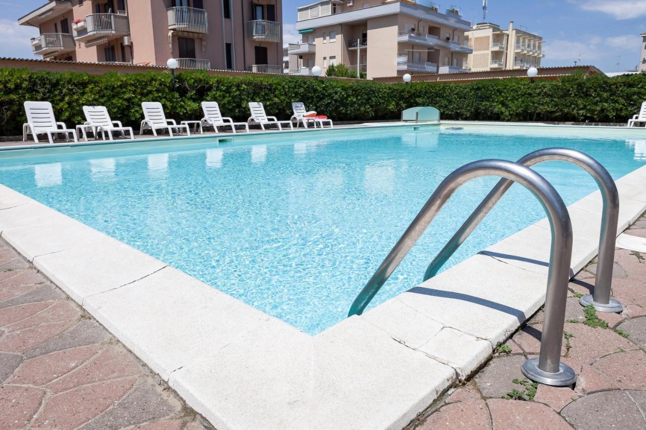 Hotel Primavera Sul Mare Лидо-ди-Савио Экстерьер фото