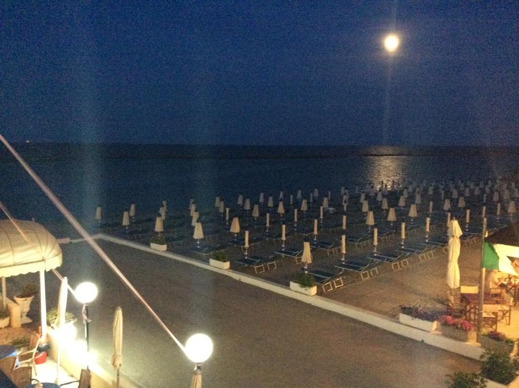 Hotel Primavera Sul Mare Лидо-ди-Савио Экстерьер фото