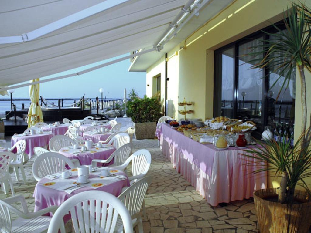 Hotel Primavera Sul Mare Лидо-ди-Савио Экстерьер фото
