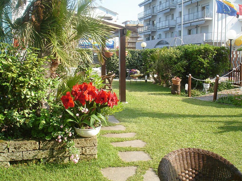 Hotel Primavera Sul Mare Лидо-ди-Савио Экстерьер фото