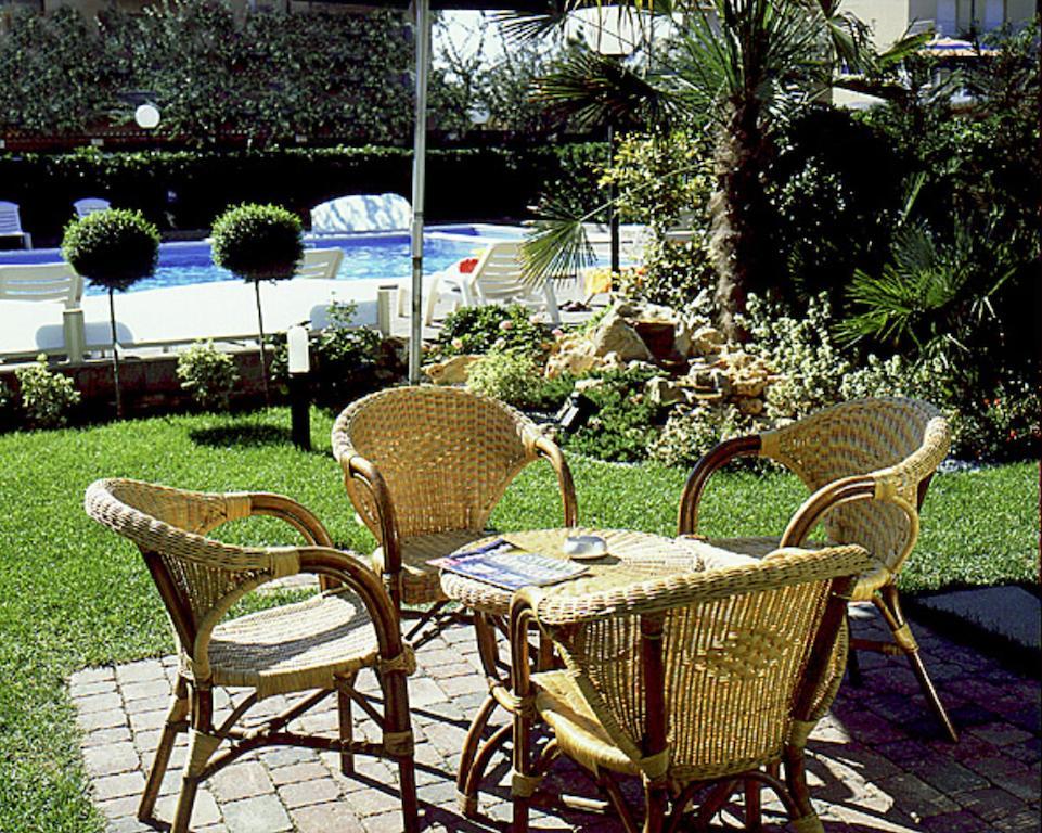 Hotel Primavera Sul Mare Лидо-ди-Савио Экстерьер фото