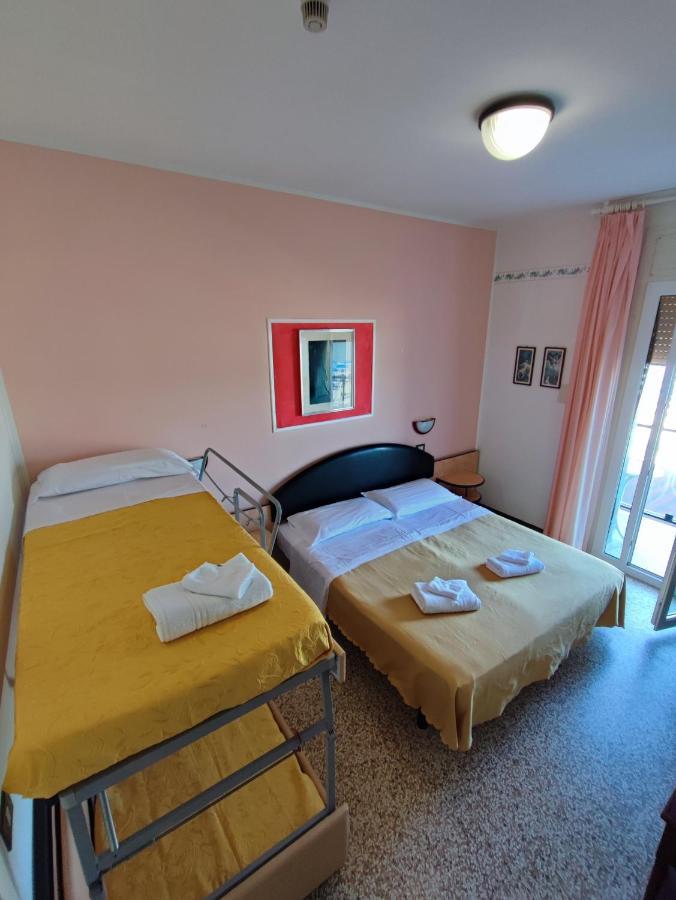 Hotel Primavera Sul Mare Лидо-ди-Савио Экстерьер фото