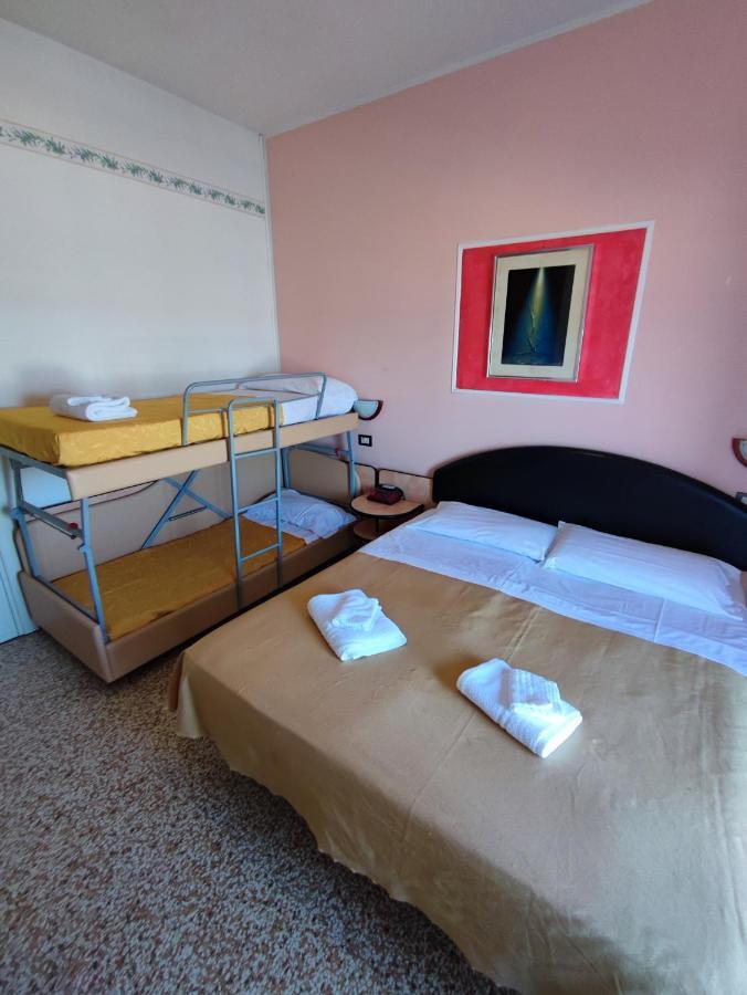Hotel Primavera Sul Mare Лидо-ди-Савио Экстерьер фото