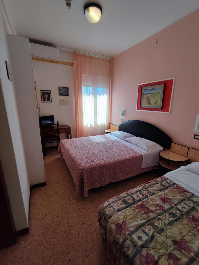 Hotel Primavera Sul Mare Лидо-ди-Савио Экстерьер фото