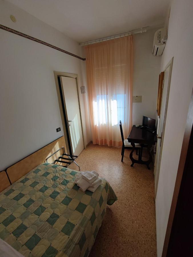 Hotel Primavera Sul Mare Лидо-ди-Савио Экстерьер фото
