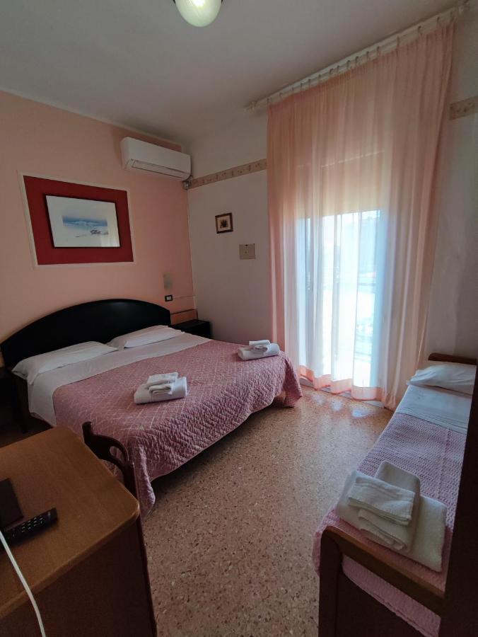 Hotel Primavera Sul Mare Лидо-ди-Савио Экстерьер фото